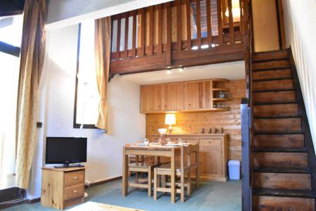 Rent in ski resort Studio mezzanine 4 people (A21) - Résidence le Pétaru - Méribel - Stairs