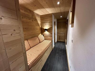 Rent in ski resort 4 room apartment cabin 8 people (10) - Résidence le Surf - Méribel - Hall