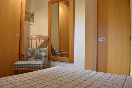 Rent in ski resort 3 room apartment 6 people (M1) - Résidence les Chandonnelles I - Méribel - Bedroom