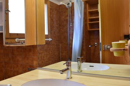 Rent in ski resort 2 room apartment 5 people (P16) - Résidence les Chandonnelles II - Méribel - Bathroom