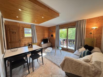 Rent in ski resort 3 room apartment 4 people (3) - Résidence Les Fermes de Méribel E - Méribel - Living room