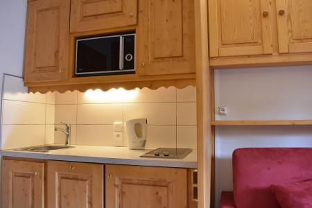 Rent in ski resort Studio 3 people (B2) - Résidence les Sapineaux - Méribel - Kitchenette