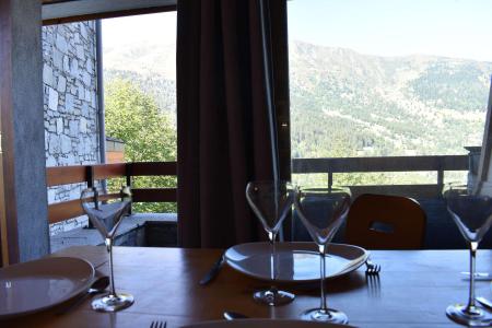 Rent in ski resort Studio 4 people (A87) - Résidence Peclet-en Garnet - Méribel - Dining area