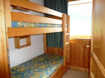 Rent in ski resort 2 room apartment 5 people (03) - Résidence Tsanteleina - Méribel - Bedroom