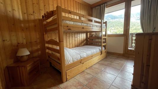 Rent in ski resort 3 room apartment 6 people (01) - Résidence Tsanteleina - Méribel - Bedroom