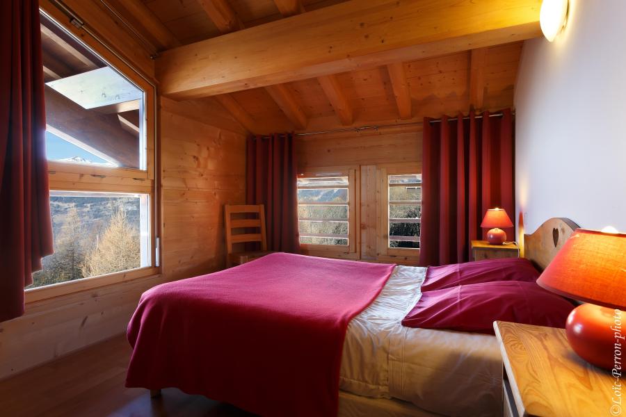 Rent in ski resort 7 room chalet 12 people (MTGSIN) - Chalet Montgésin - Montalbert - Bedroom