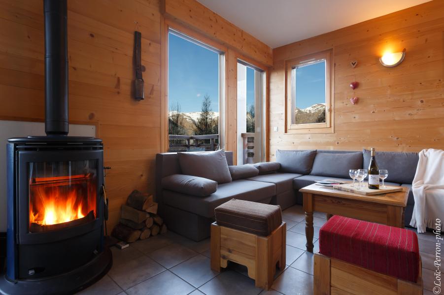 Rent in ski resort 7 room chalet 12 people (MTGSIN) - Chalet Montgésin - Montalbert - Living room