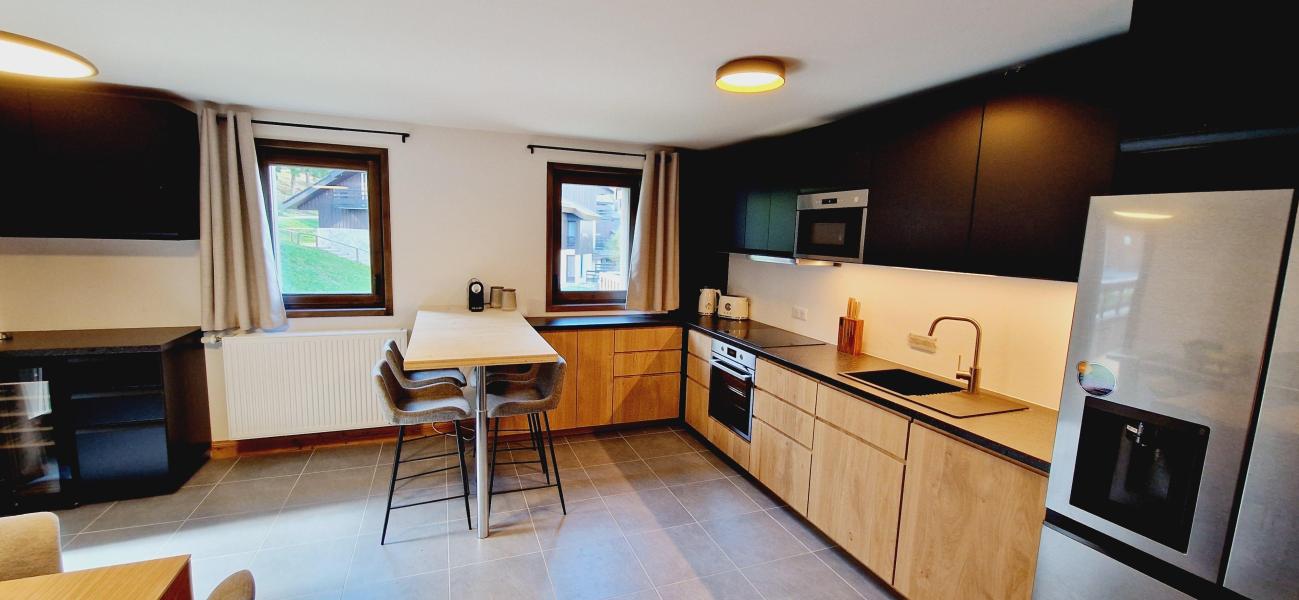 Rent in ski resort 6 room duplex apartment 10 people (CHM12) - Le Chalet Martin - Montalbert - Kitchen