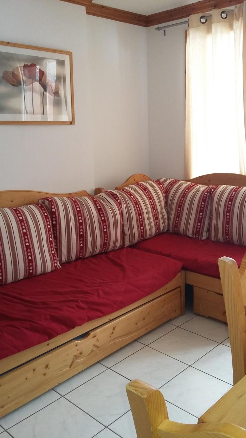 Rent in ski resort 3 room apartment 6 people (B21) - Les Chalets de Montalbert - Montalbert - Living room