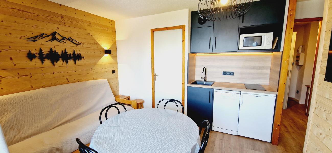 Rent in ski resort 3 room apartment cabin 4 people (407) - Résidence le Chanteloup - Montalbert