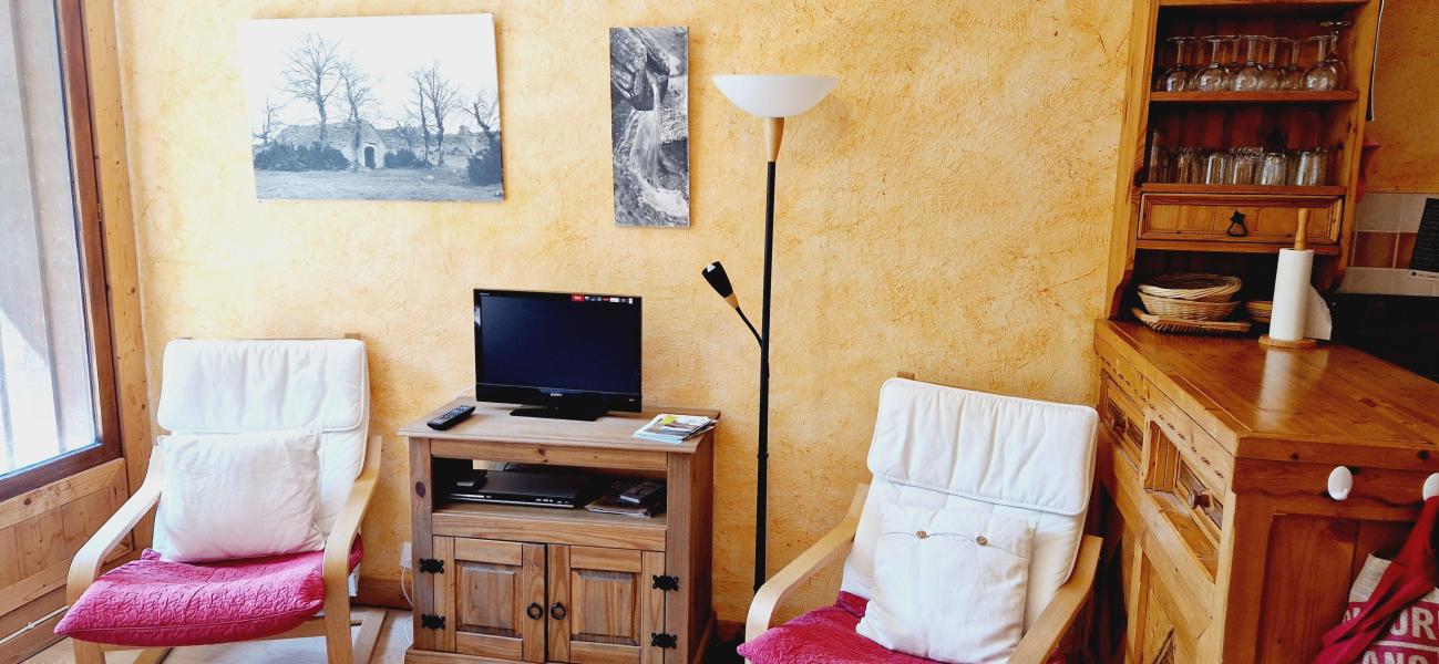 Rent in ski resort 3 room apartment sleeping corner 6 people (PRA48) - Résidence le Pravet - Montalbert - Living room