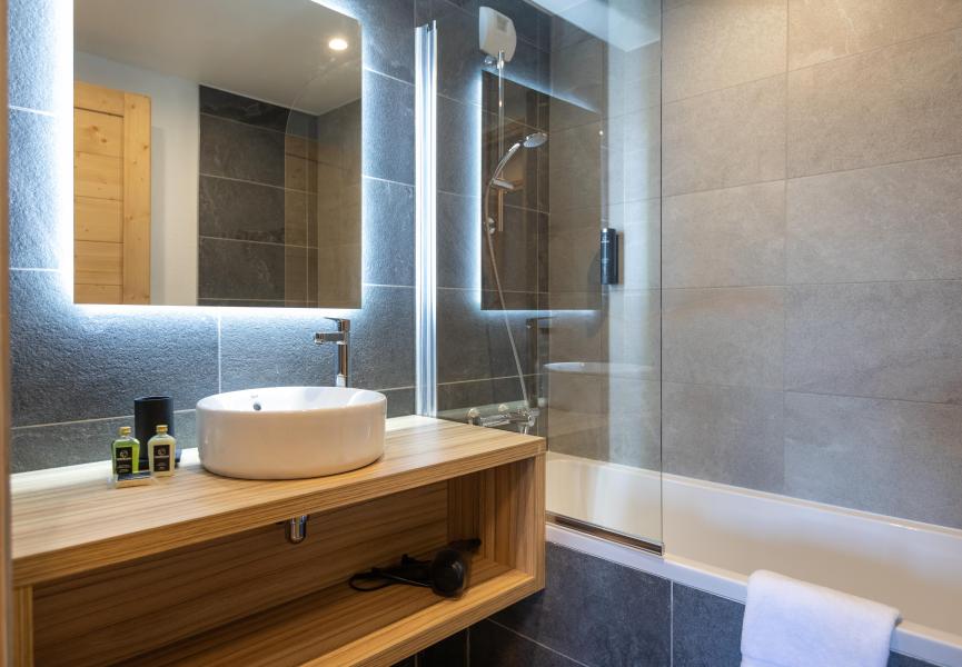 Rent in ski resort Résidence Le Snoroc - Montalbert - Bathroom