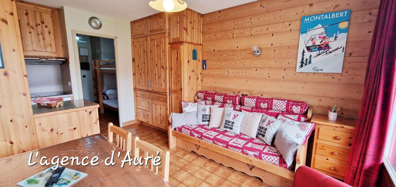 Rent in ski resort 2 room apartment 6 people (CHA210) - Résidence les Charmettes - Montalbert - Living room