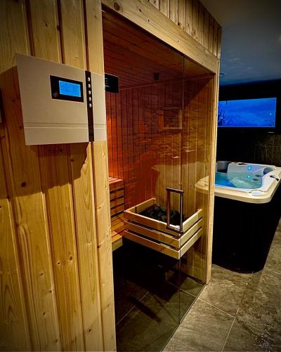 Ski verhuur Chalet 6 kamers 10 personen - Chalet Equinoxe - Montalbert - Jacuzzi