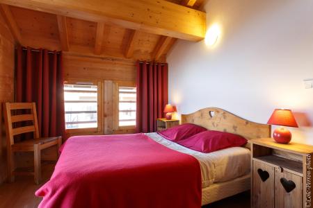 Rent in ski resort 7 room chalet 12 people (MTGSIN) - Chalet Montgésin - Montalbert - Bedroom