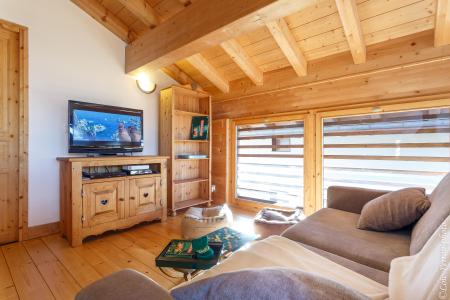 Rent in ski resort 7 room chalet 12 people (MTGSIN) - Chalet Montgésin - Montalbert - Living room