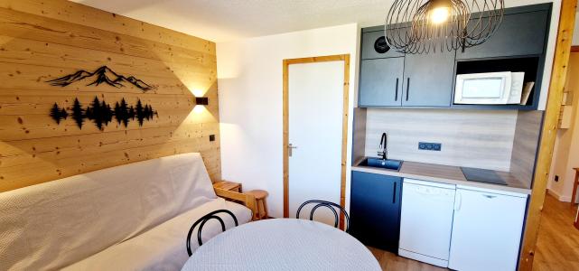 Rent in ski resort 3 room apartment cabin 4 people (407) - Résidence le Chanteloup - Montalbert