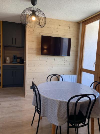 Rent in ski resort 3 room apartment cabin 4 people (407) - Résidence le Chanteloup - Montalbert