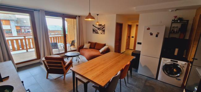 Rent in ski resort 4 room apartment 6 people (M03) - Résidence le M - Montalbert