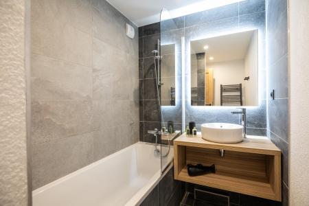 Rent in ski resort Résidence Le Snoroc - Montalbert - Bathroom