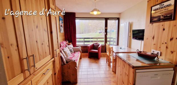 Rent in ski resort 2 room apartment 6 people (210) - Résidence les Charmettes - Montalbert - Living room