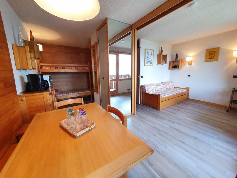 Rent in ski resort Studio 4 people (016) - La Résidence la Lanterne - Montchavin La Plagne