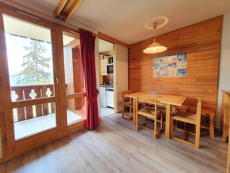 Rent in ski resort Studio 4 people (016) - La Résidence la Lanterne - Montchavin La Plagne