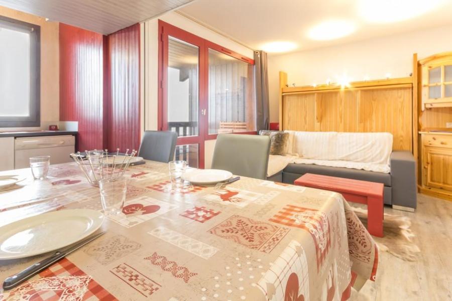 Rent in ski resort Studio cabin mezzanine 6 people (64) - La Résidence la Traverse - Montchavin La Plagne - Living room