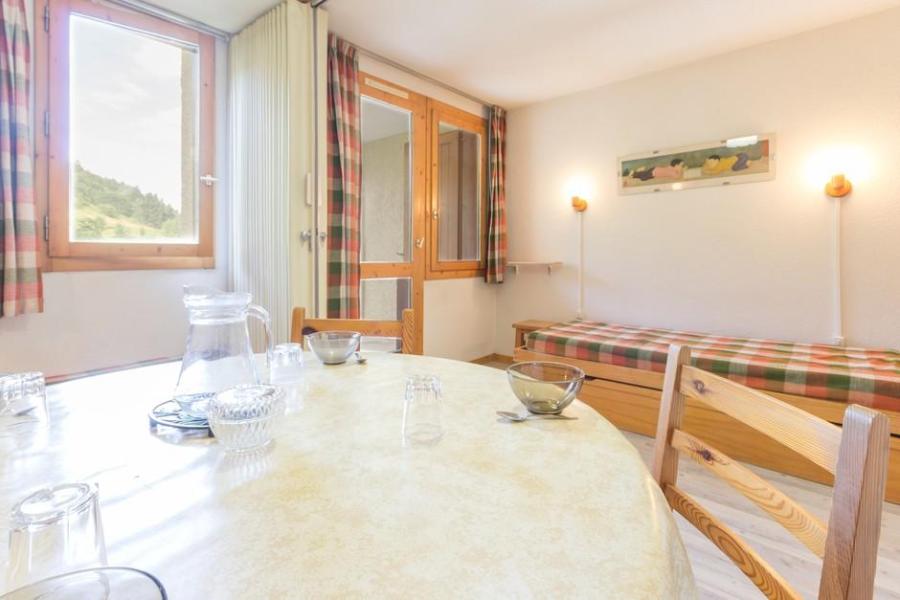 Rent in ski resort Divisible studio 4 people (BAII2) - La Résidence le Bastion II - Montchavin La Plagne - Living room