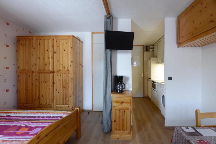 Rent in ski resort Divisible studio 4 people (12) - La Résidence le Crey - Montchavin La Plagne - Living room