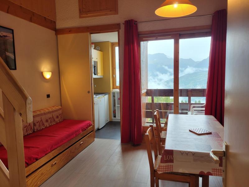 Ski verhuur Appartement 2 kamers 5 personen (35) - Résidence le 1er Dé - Montchavin La Plagne - Woonkamer