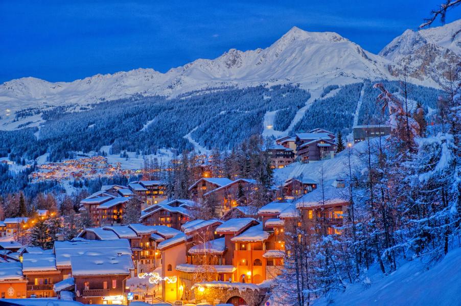 Ski verhuur Résidence les Chalets de Wengen - Montchavin La Plagne - Buiten winter