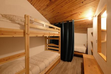 Rent in ski resort 4 room duplex apartment 9 people (BAI33) - La Résidence le Bastion I - Montchavin La Plagne - Bedroom