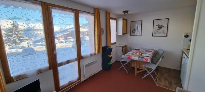 Ski verhuur Studio bergnis 4 personen (5) - La Résidence le Domino - Montchavin La Plagne - Woonkamer