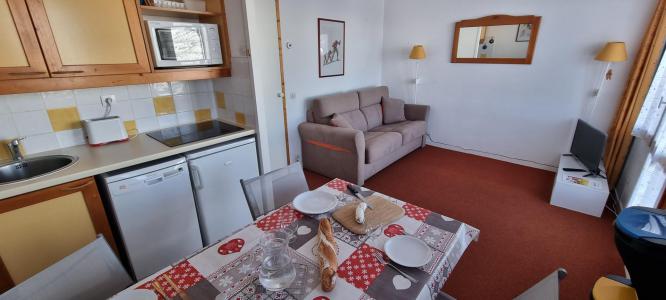 Ski verhuur Studio bergnis 4 personen (5) - La Résidence le Domino - Montchavin La Plagne - Woonkamer