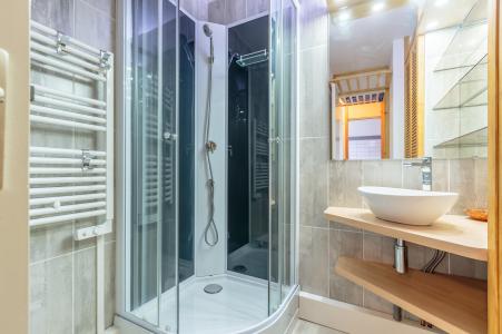 Rent in ski resort Studio 4 people (006) - Résidence la Traverse - Montchavin La Plagne - Shower room