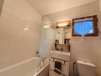 Rent in ski resort Studio 2 people (2020) - Résidence le Dé 2 - Montchavin La Plagne - Bathroom