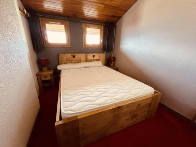 Rent in ski resort Apartment 2 rooms duplex 6 pax (520) - Résidence le Dé 4 - Montchavin La Plagne - Bedroom