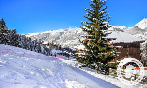 Vacanze in montagna Résidence le Hameau du Sauget - Maeva Home - Montchavin La Plagne - Esteriore inverno