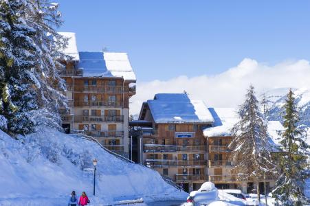 Rent in ski resort Résidence les Chalets de Wengen - Montchavin La Plagne - Winter outside