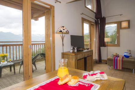 Rent in ski resort Résidence les Chalets de Wengen - Montchavin La Plagne - Living room