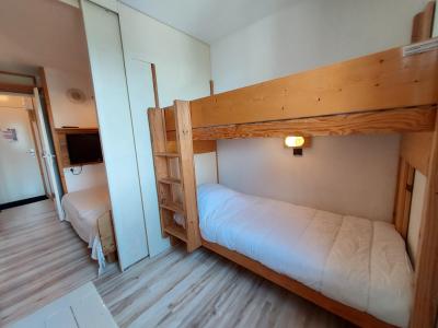 Rent in ski resort Studio 4 people (013) - Résidence Trompe l'Oeil - Montchavin La Plagne - Bunk beds