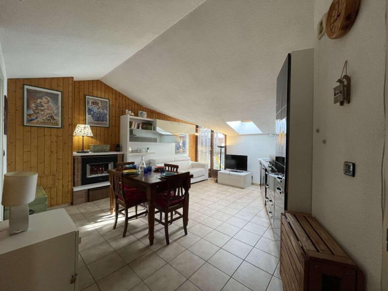 Rent in ski resort 2 room apartment 4 people (302) - La Résidence Ferme d'Augustin - Montgenèvre
