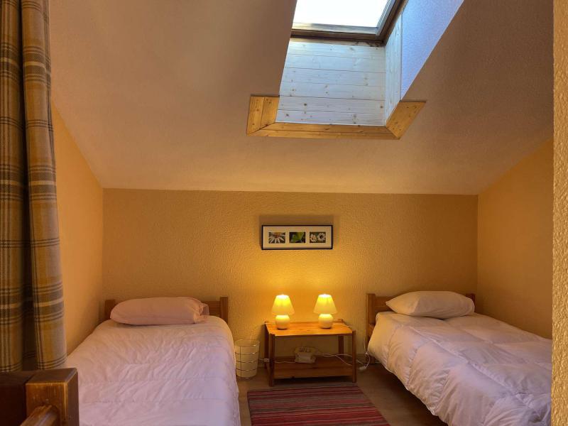 Ski verhuur Appartement duplex 2 kamers bergnis 6 personen (110-D18) - La Résidence la Ferme d'Augustin - Montgenèvre - Cabine