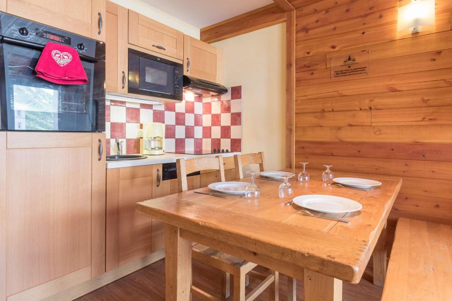 Wynajem na narty Apartament 2 pokojowy z alkową 6 osób (SOLERO) - La Résidence la Loubatière - Montgenèvre - Pokój gościnny