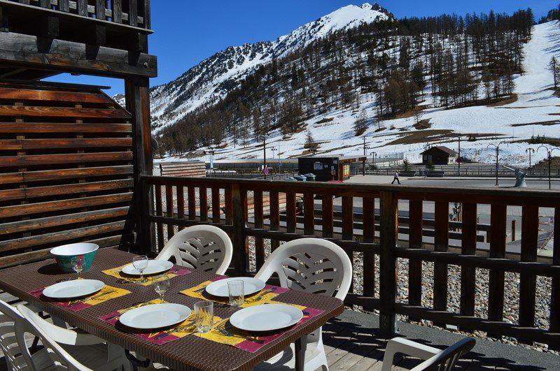 Rent in ski resort Studio cabin 5 people (NG11) - La Résidence Neige et Golf - Montgenèvre - Balcony