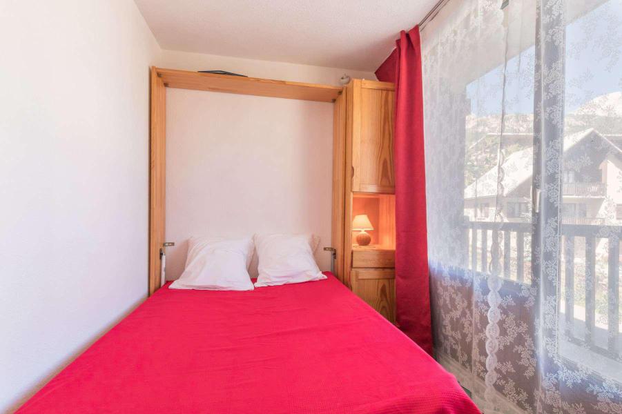 Rent in ski resort 2 room apartment 6 people (SMOQ10) - Résidence Central Station - Montgenèvre - Cabin
