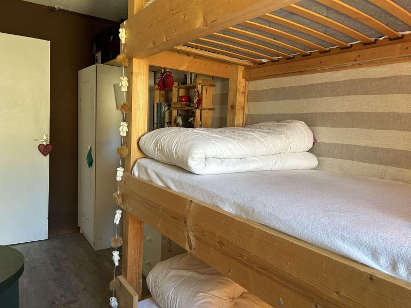 Rent in ski resort 3 room apartment 6 people (D451) - Résidence Chamoisière - Montgenèvre - Bunk beds