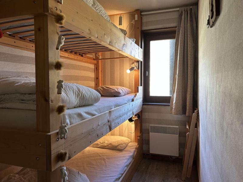 Rent in ski resort 3 room apartment 6 people (D451) - Résidence Chamoisière - Montgenèvre - Bunk beds