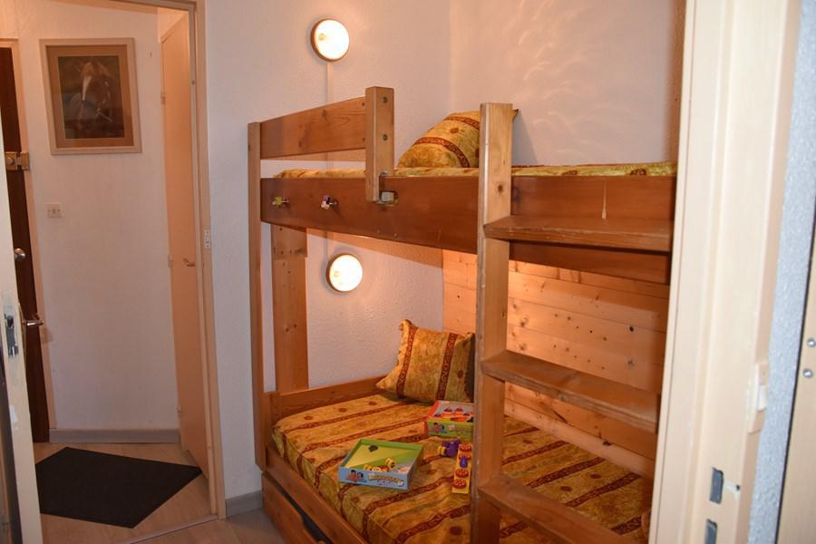 Rent in ski resort 2 room apartment sleeping corner 6 people (amar) - Résidence la Loubatière - Montgenèvre - Cabin